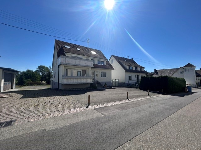 Vorderansicht Zweifamilienhaus Neuhausen