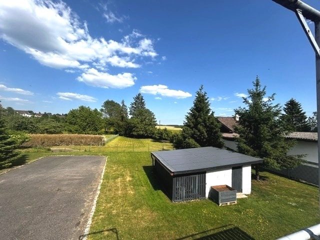 Schuppen f�r Gartenger�te Zweifamilienhaus Neuhausen