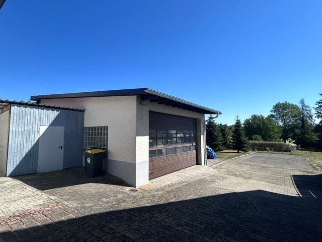 XXL Garage Zweifamilienhaus Neuhausen