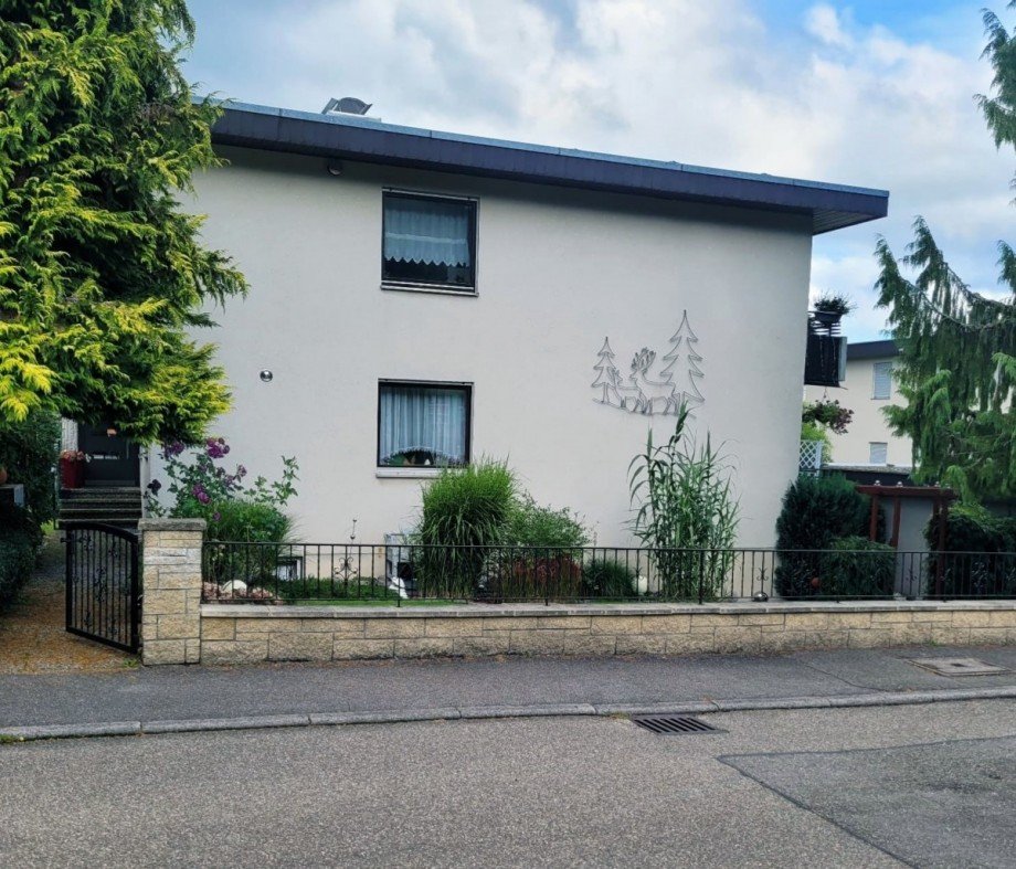 Frontseite Etagenwohnung St. Georgen