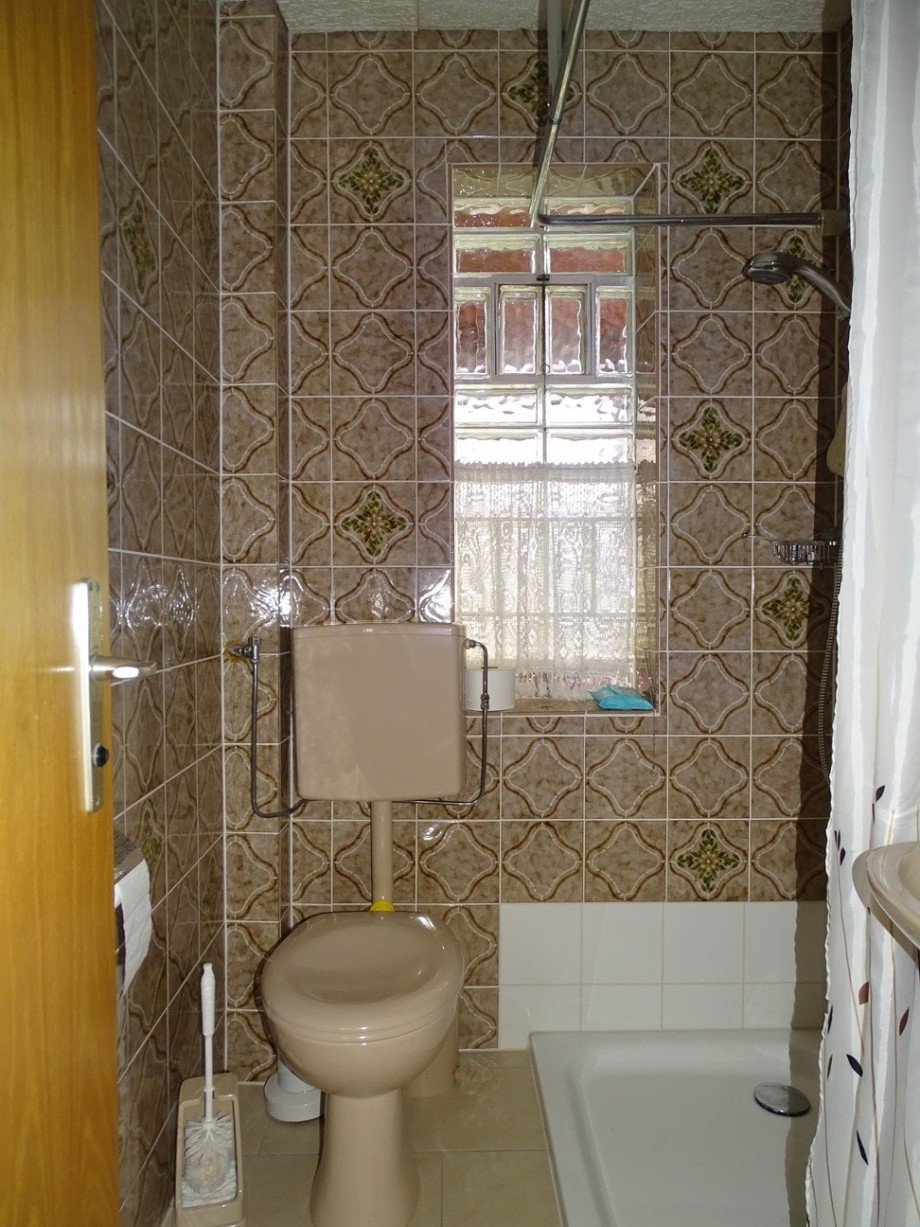 G�ste-WC mit Dusche Doppelhaush�lfte Villingen-Schwenningen