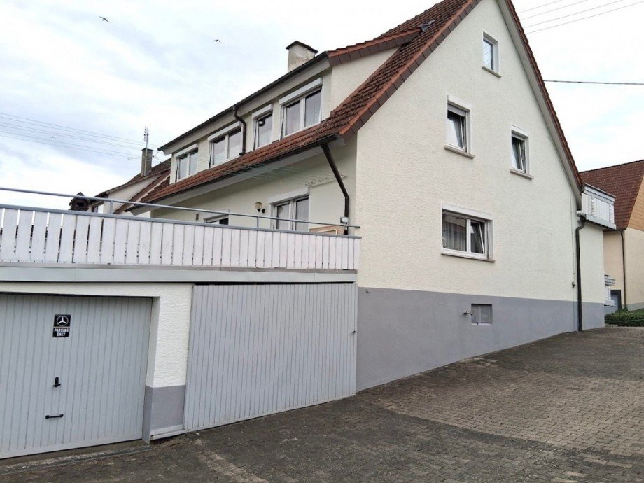Seitenansicht Zweifamilienhaus Neuhausen