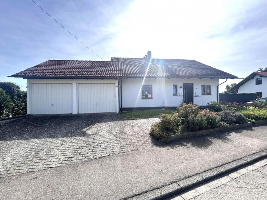 Vorderansiciht_Garagen Mehrfamilienhaus Me�kirch