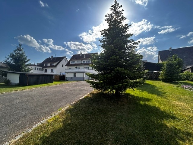 Gro�es Grundst�ck Zweifamilienhaus Neuhausen