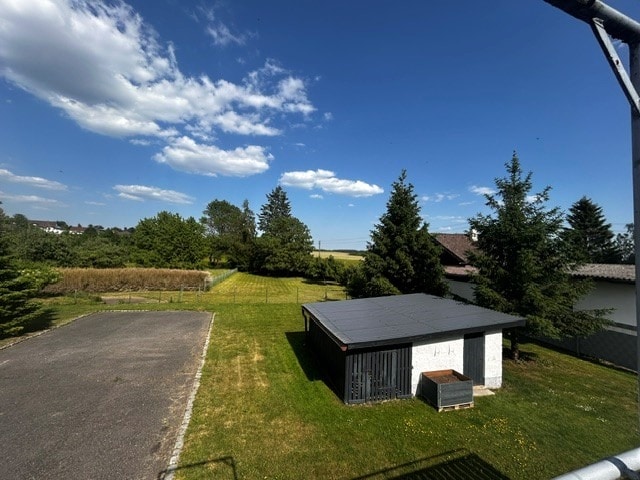 Schuppen f�r Gartenger�te Zweifamilienhaus Neuhausen