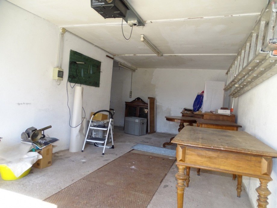 Garage mit Grube Einfamilienhaus Tuningen
