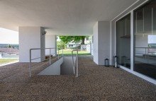 Zugang direkt vom Carport Thronen und Wohnen �ber den D�chern von Tuttlingen