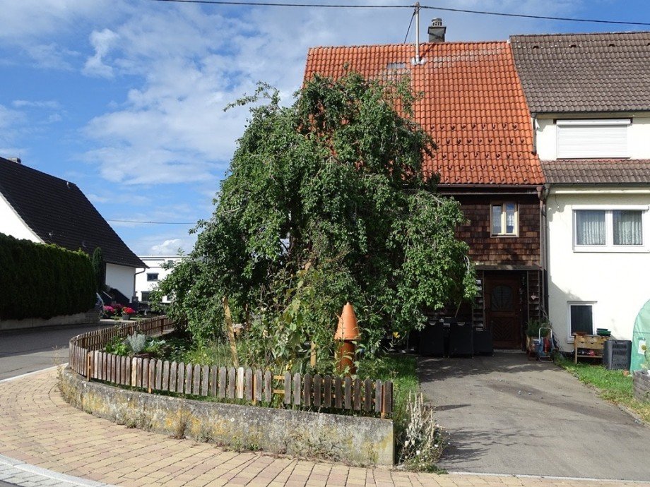 Frontansicht Einfamilienhaus Tuningen