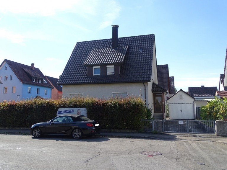 Frontansicht Villingen-Schwenningen Einfamilienhaus Sch�nes Einfamilienhaus mit Garage in Schwenningen - sofort frei!