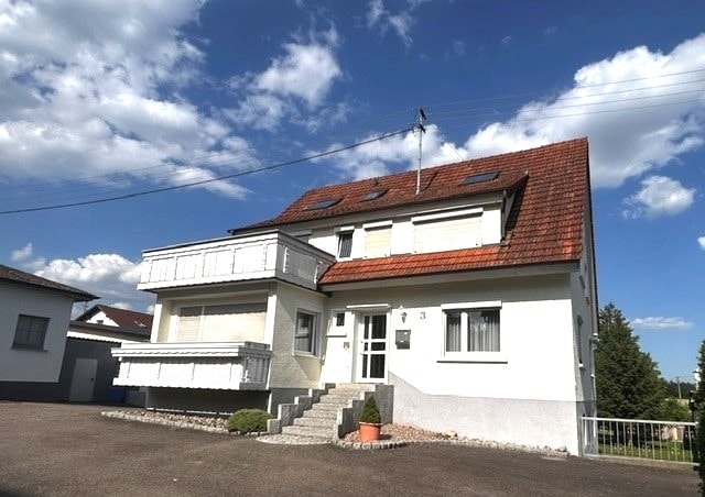 Vorderansicht Zweifamilienhaus Neuhausen