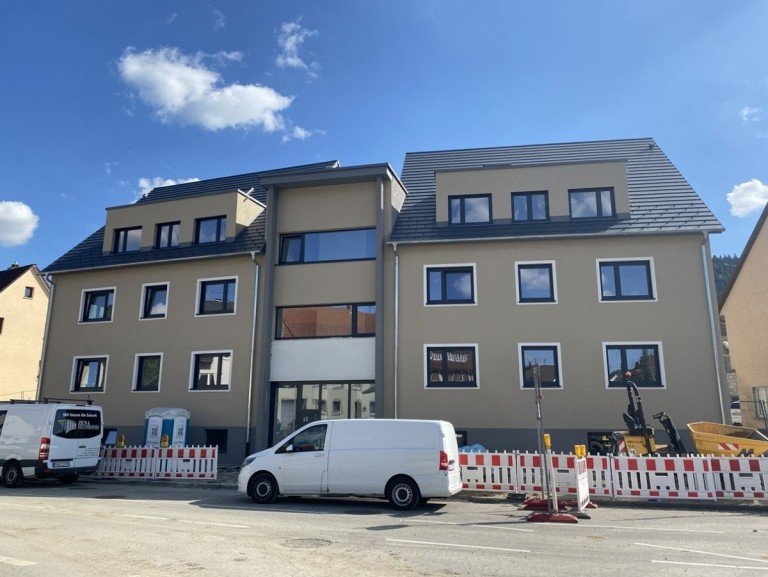 Frontansicht Wehingen Erdgeschosswohnung 3,5 Zimmer Neubauwohnung mit zwei TG-Stellpl�tzen in Wehingen