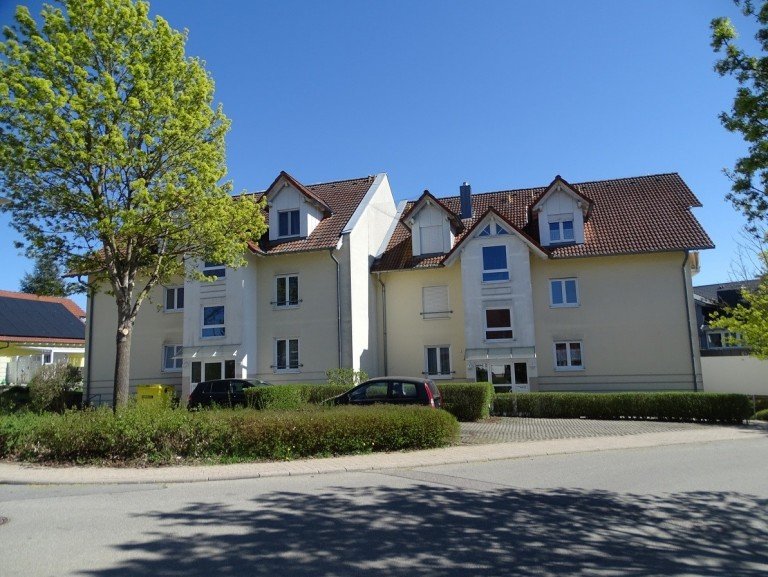 Frontansicht Tuningen Erdgeschosswohnung Sonnige ruhige Wohnung mit Balkon und Garage in Tuningen