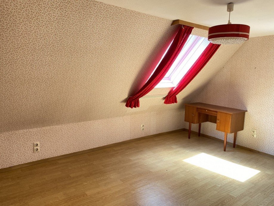 Zimmer im DG (ohne Heizung) Doppelhaush�lfte Reichenbach