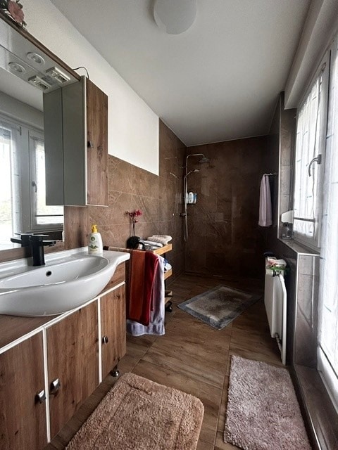 Bad EG Zweifamilienhaus Neuhausen