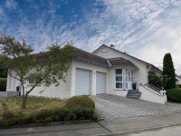 Bild (c4b5251310ae06a799e6e692e3127cc9): Freistehendes Einfamilienhaus mit Doppelgarage in 78549 Spaichingen