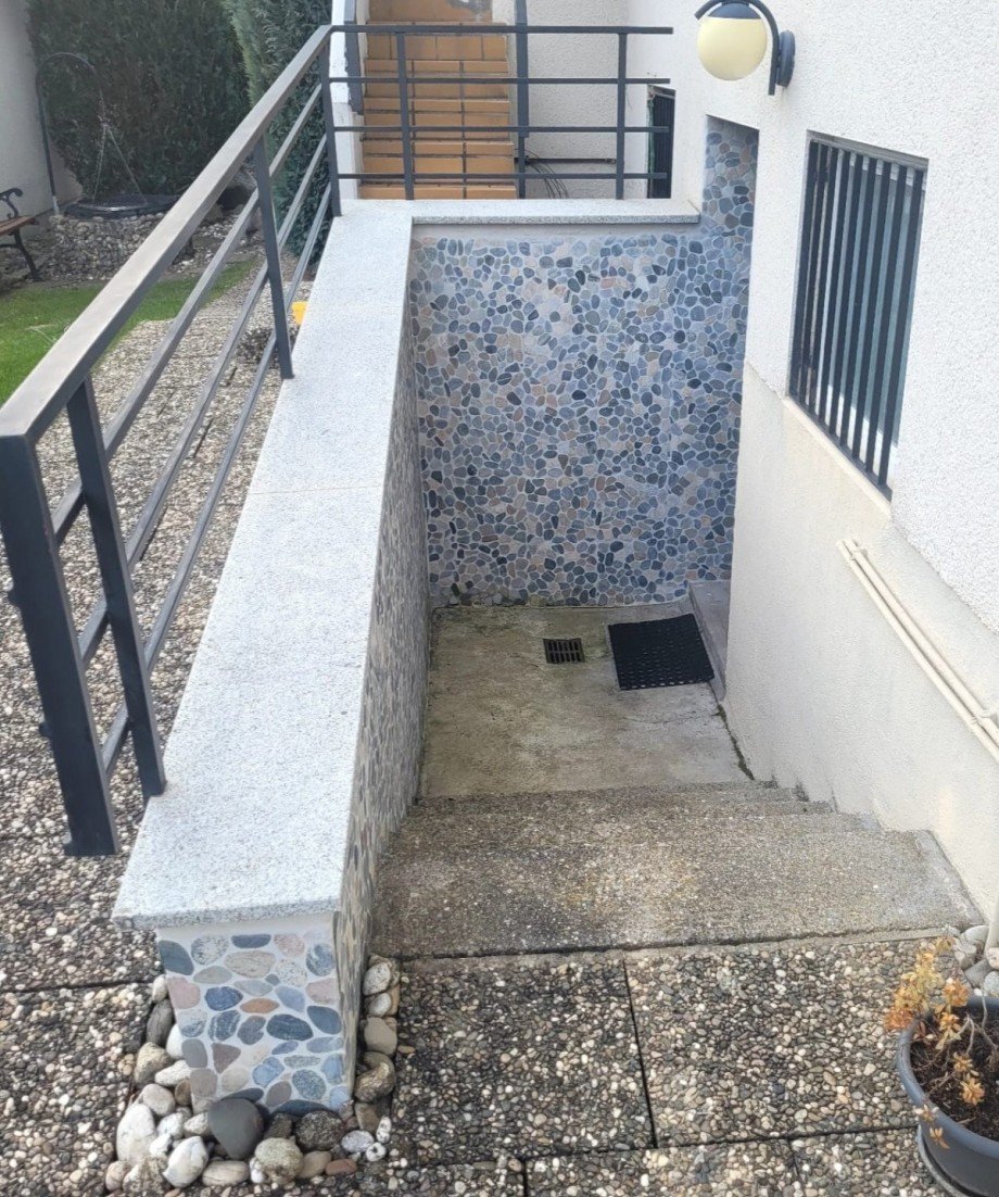 Treppe vom Garten in den Keller Etagenwohnung St. Georgen