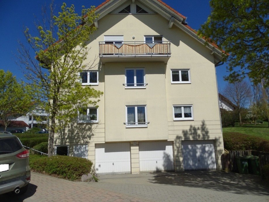 Seitenansicht Garage Erdgeschosswohnung Tuningen