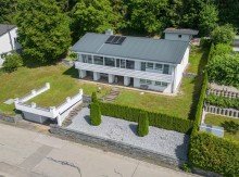 S�dostansicht Thronen und Wohnen �ber den D�chern von Tuttlingen