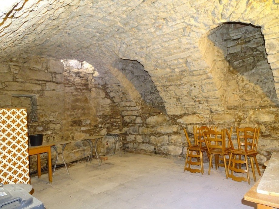 Gew�lbe-Event-Keller Etagenwohnung Tuningen