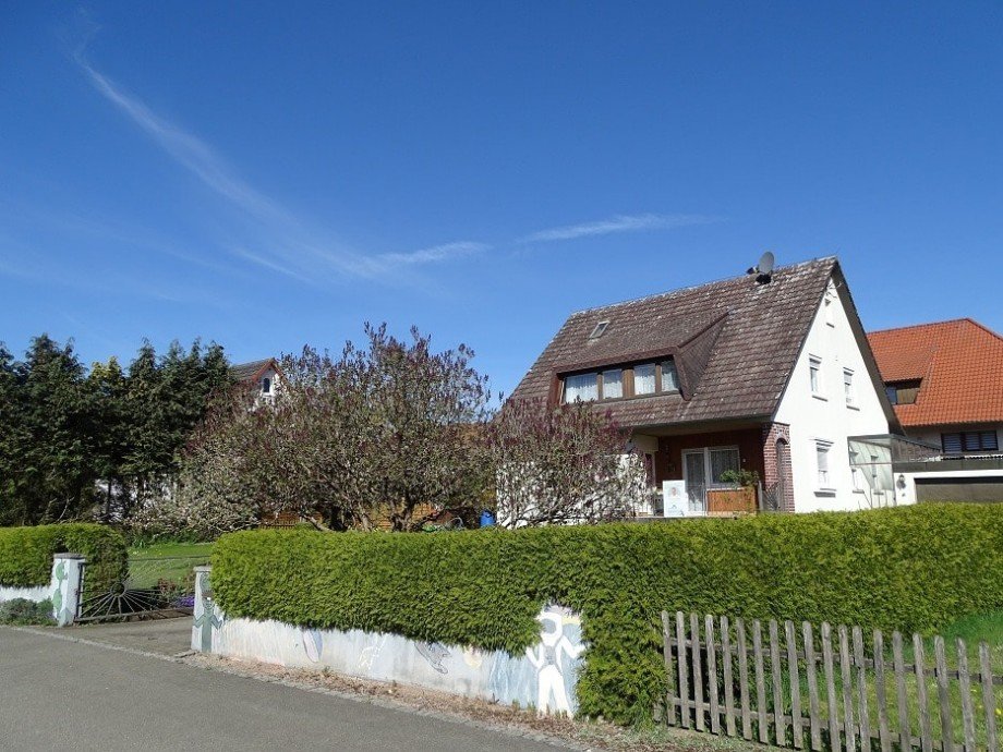 Frontansicht Einfamilienhaus Tuningen