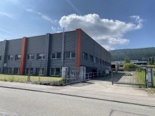 Zufahrt 1 Gewerbehalle mit Verwaltungsgeb�ude in 78549 Spaichingen